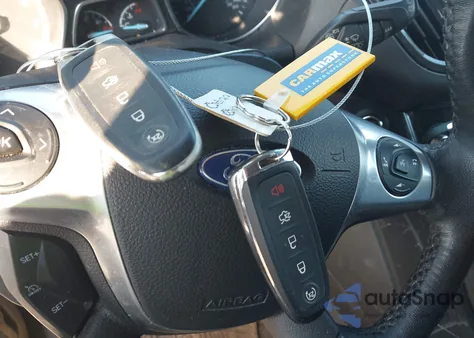 2016 Ford Escape Titanium из США, поврежденный, VIN 1FMCU9J93GUB85310